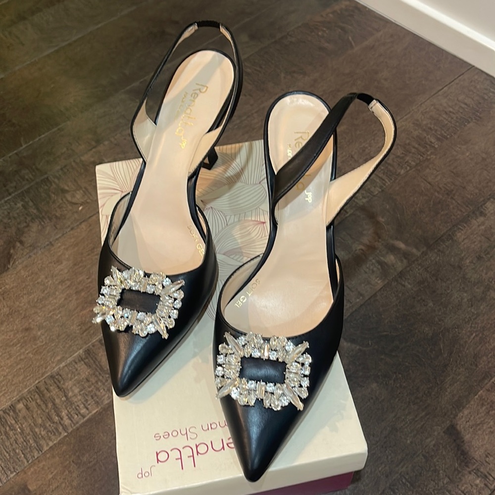 Pointy toe jewel heel sling